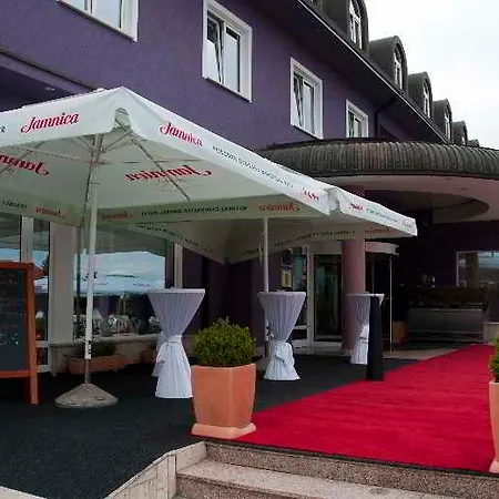 Phoenix Hotel